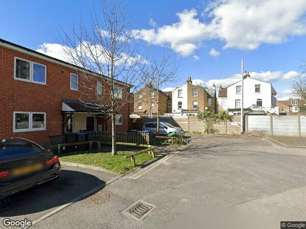 Flat Gillett Road in Greater London