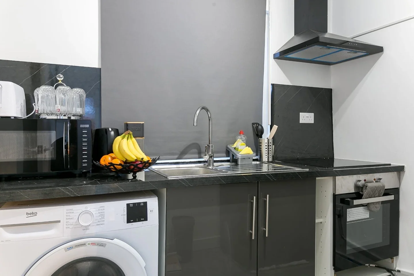 Flat Gillett Road in Greater London