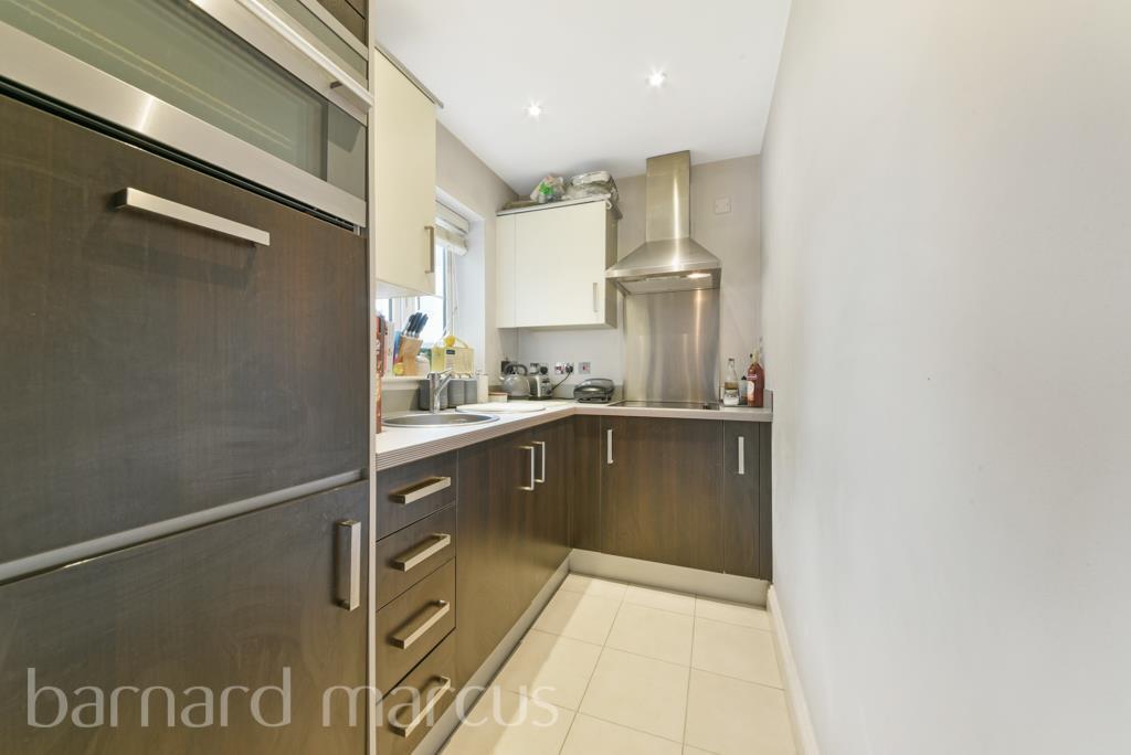 Flat Epsom Road in Epsom and Ewell