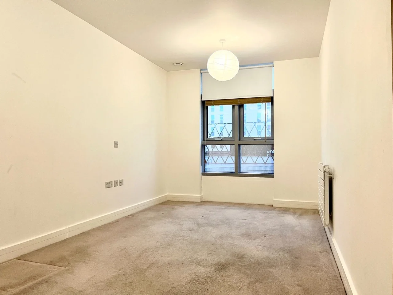 Flat Barking Road in Greater London