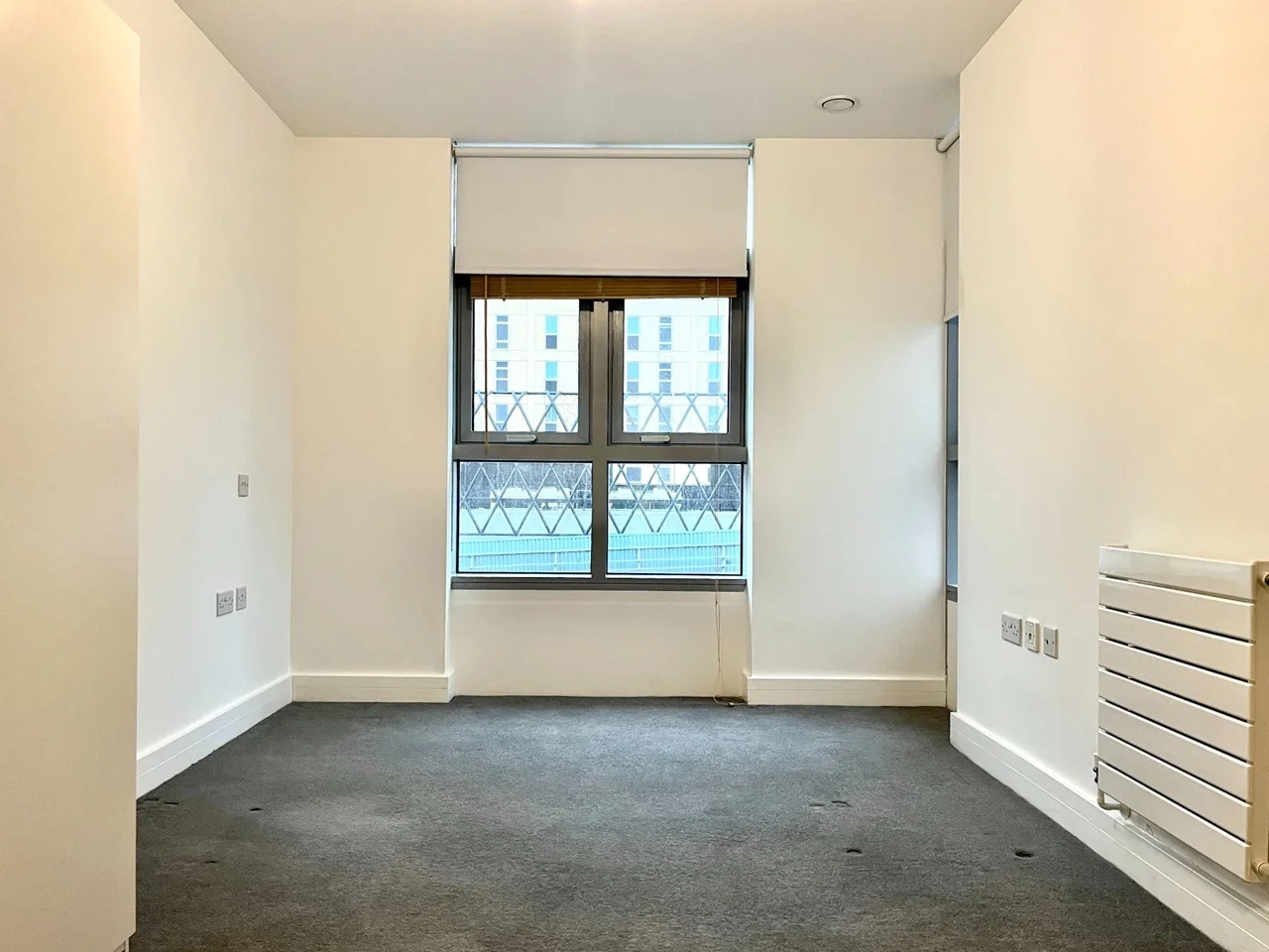Flat Barking Road in Greater London