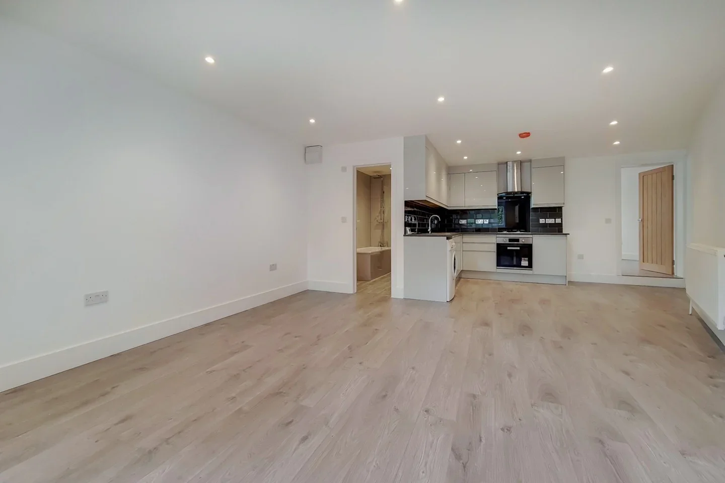 Flat Rutland Drive in Greater London