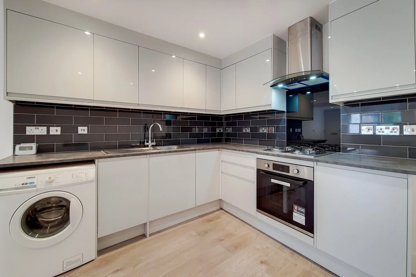 Flat Rutland Drive in Greater London
