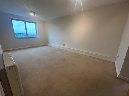 Flat Gomer Street West in Willenhall