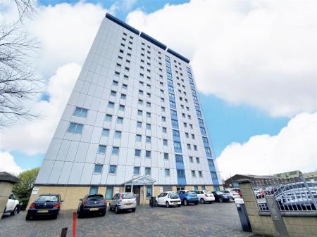 Flat Gomer Street West in Willenhall