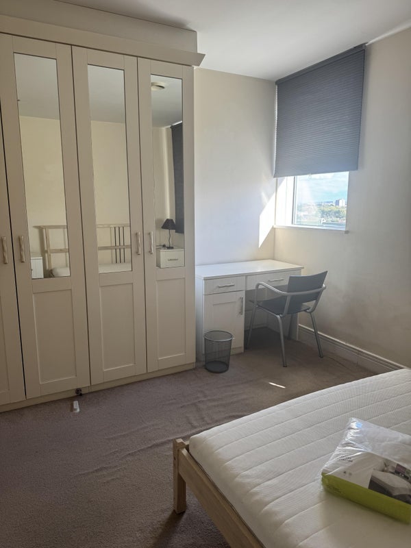 Room Gerry Raffles Square in Greater London