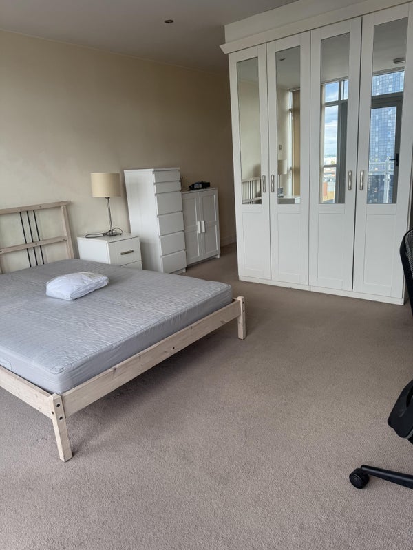 Room Gerry Raffles Square in Greater London