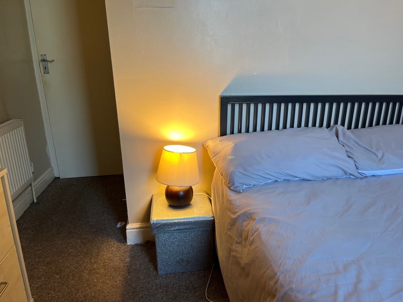 Room Dargle Road in Trafford
