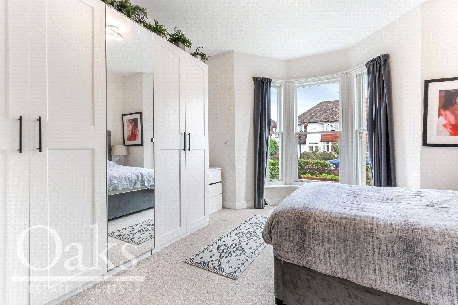 Flat Outram Road in Greater London