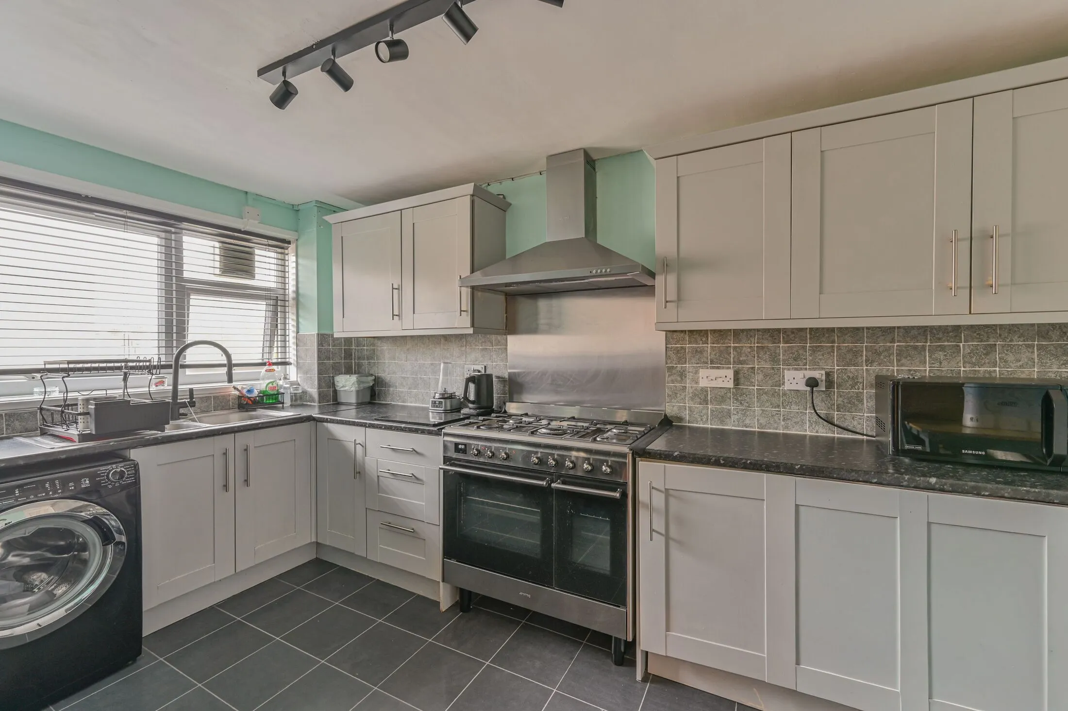 Flat Moyser Road in Greater London