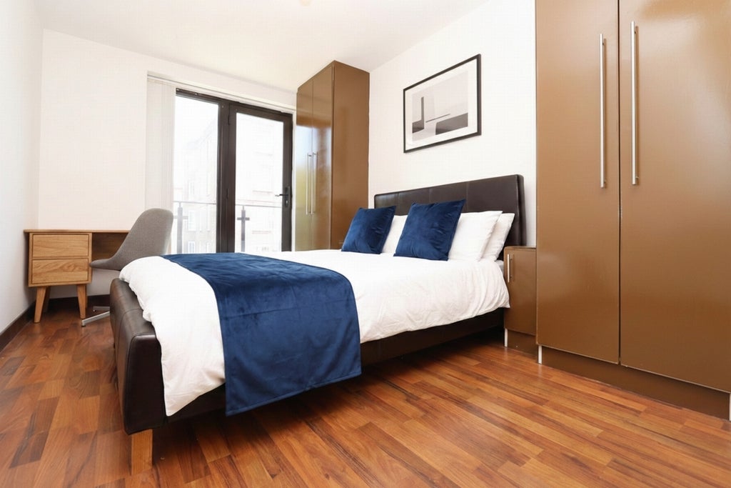Room Globe Road in Greater London