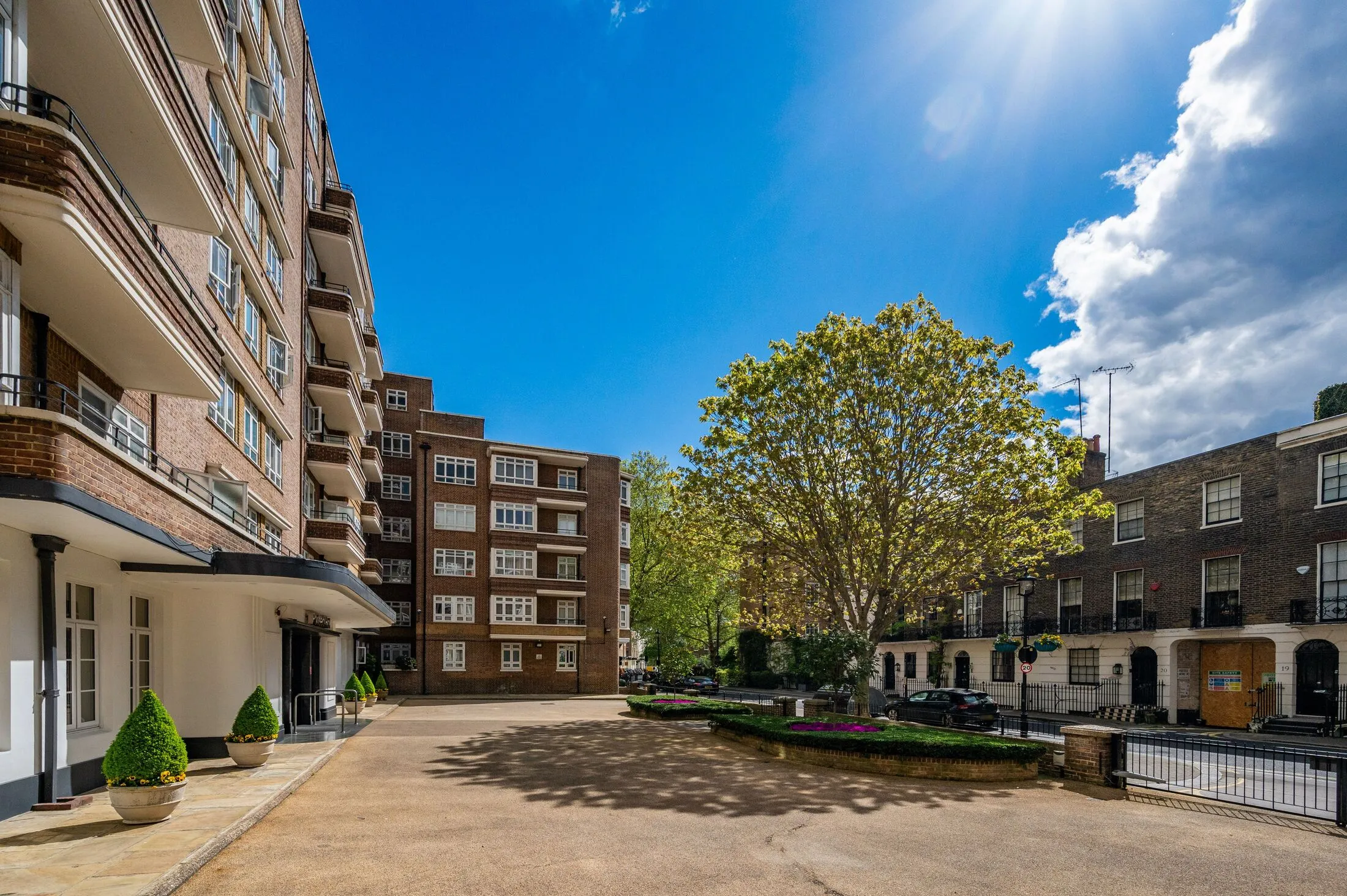 Flat Portsea Place in City of Westminster