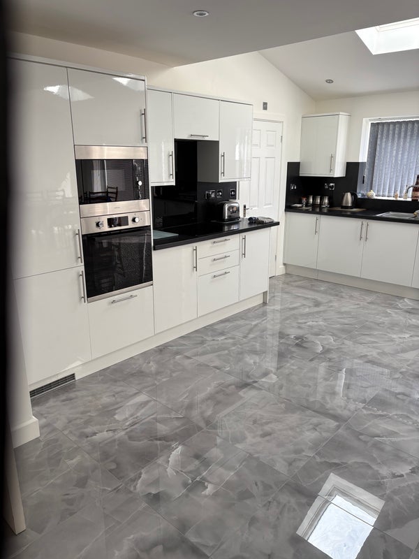 Room Ferndown Road in Metropolitan Borough of Solihull