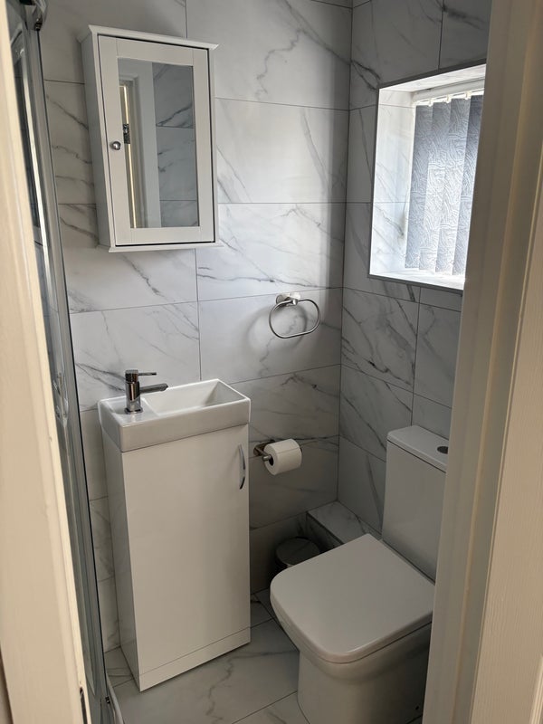 Room Ferndown Road in Metropolitan Borough of Solihull