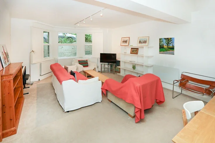 Flat Nowell Road in Greater London