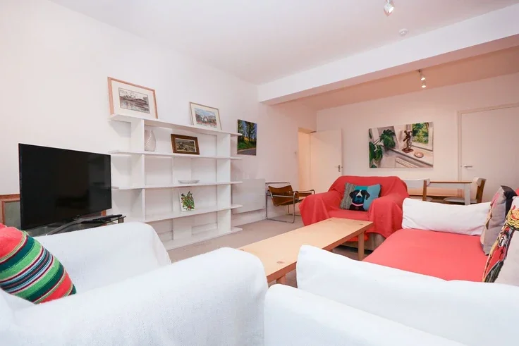 Flat Nowell Road in Greater London