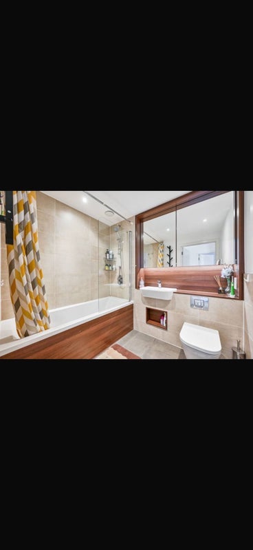 Room Fergus Street in Greater London