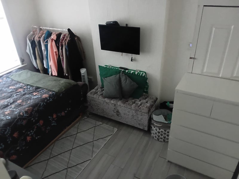 Room Winchester Road in Greater London
