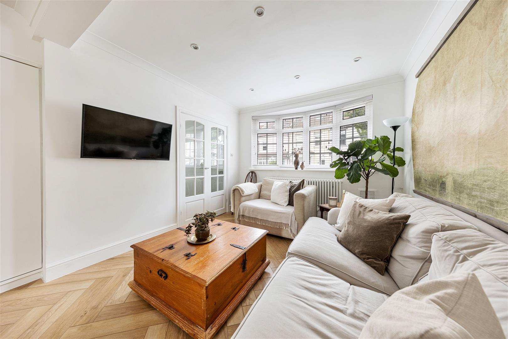 House Goldsmith Road in Greater London
