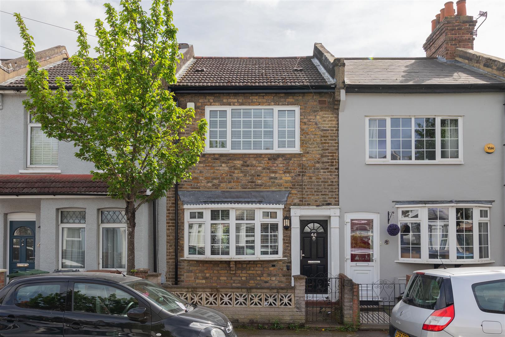 House Goldsmith Road in Greater London