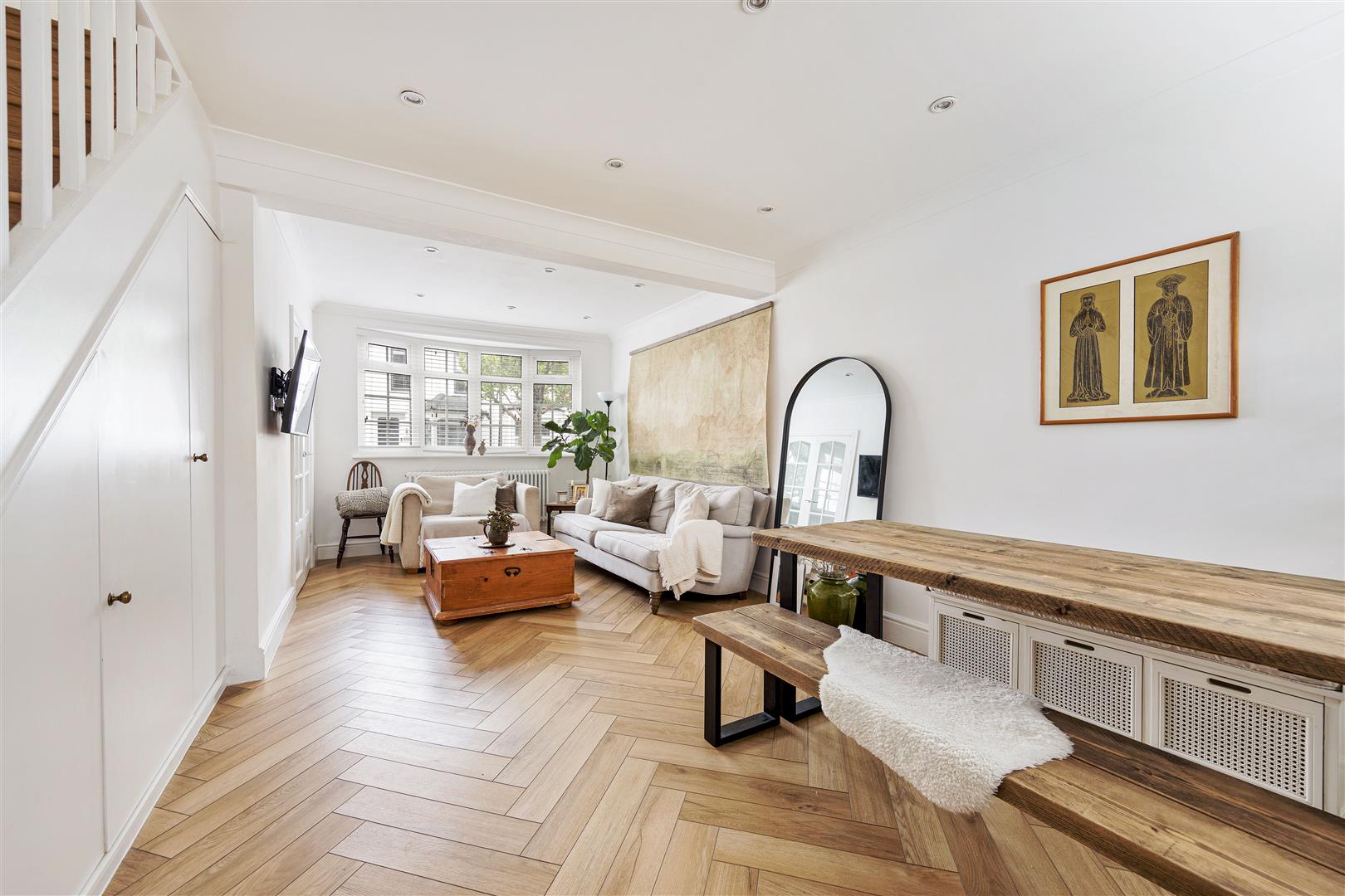 House Goldsmith Road in Greater London