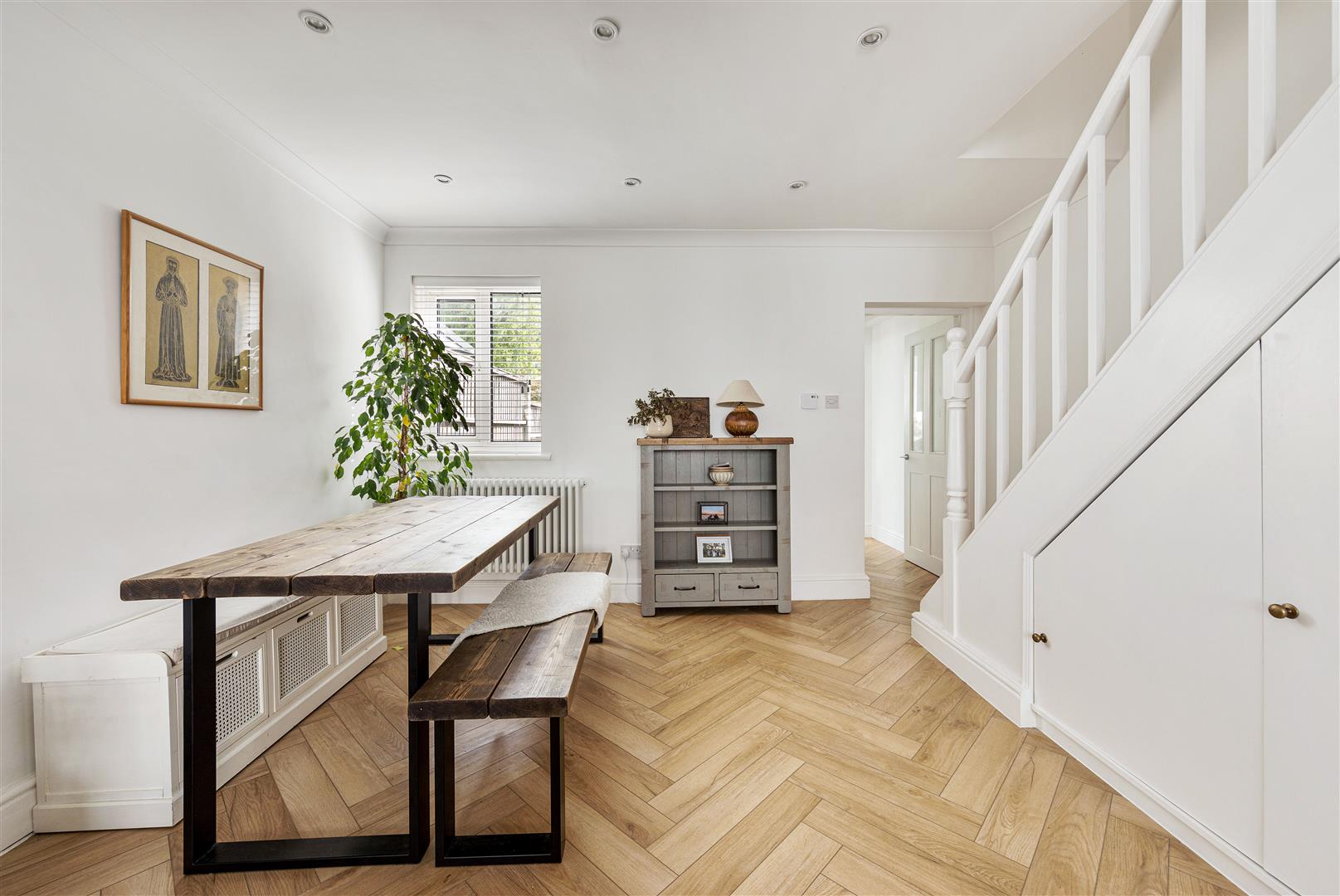 House Goldsmith Road in Greater London