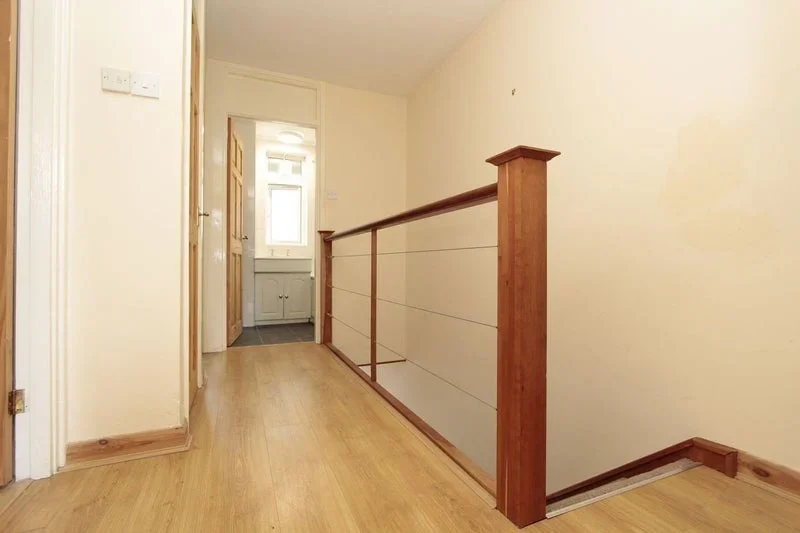 Room Hind Grove in Greater London