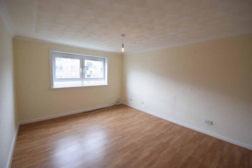 Flat Bailiehill Place in Kilmarnock