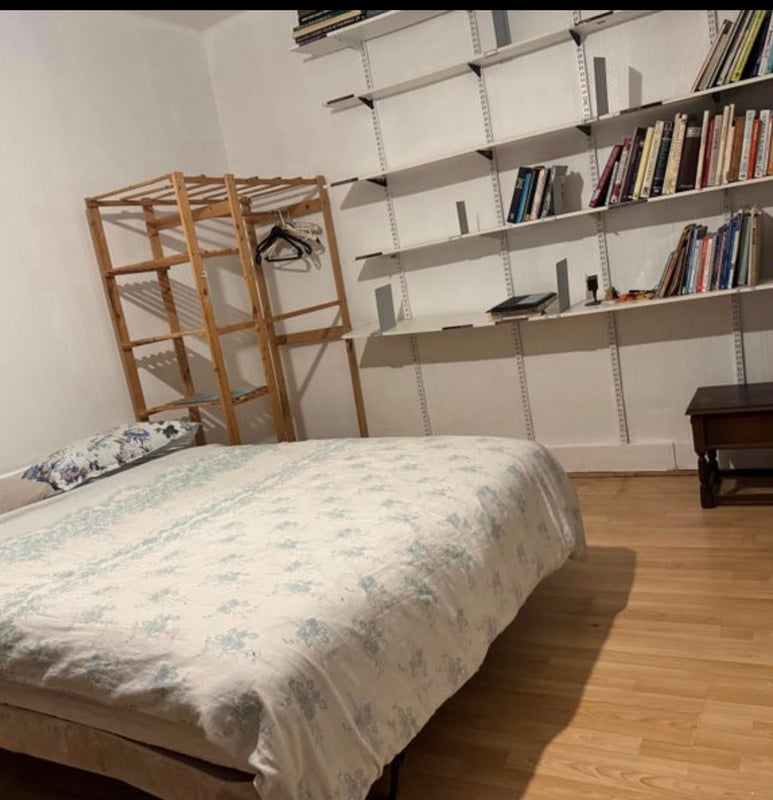 Room Croyland Road in Greater London