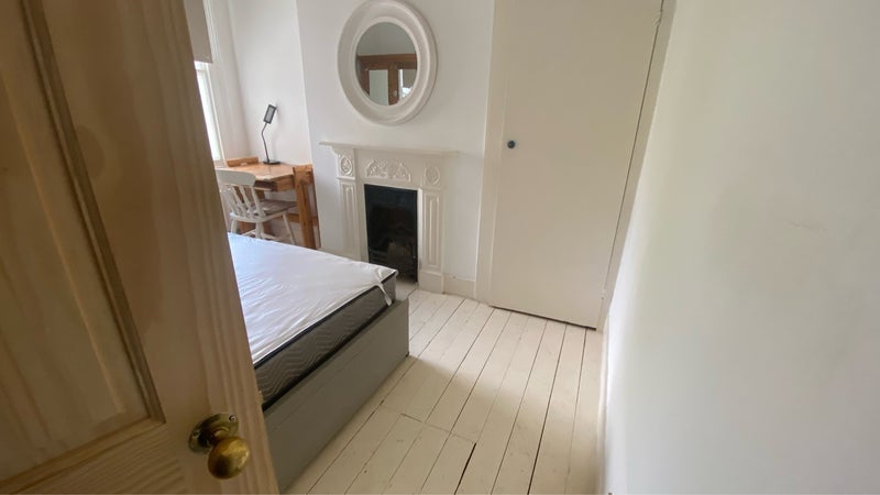 Room Friston Street in Greater London