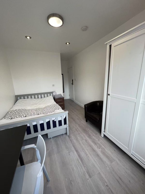 Room Swedenborg Gardens in Greater London