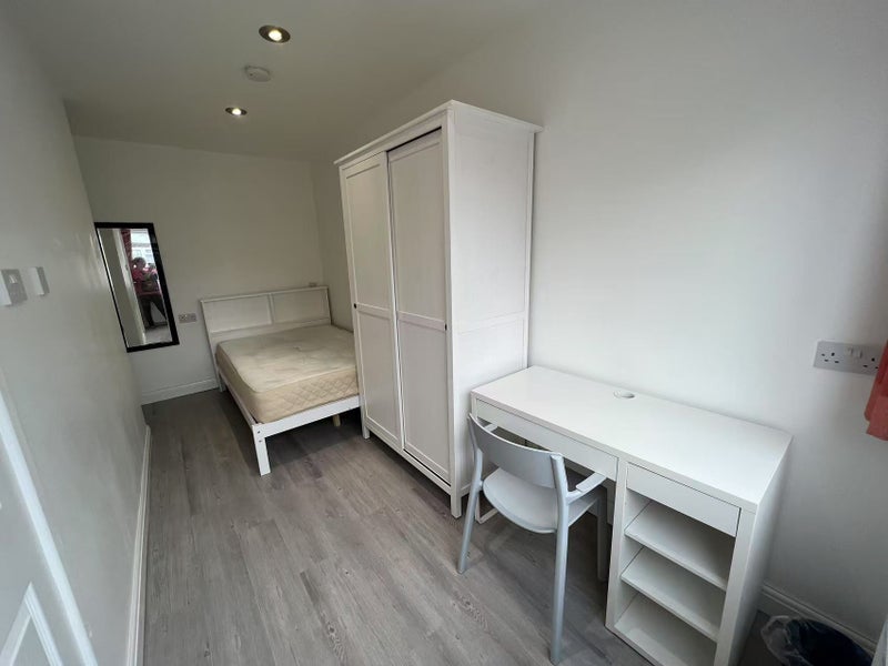 Room Swedenborg Gardens in Greater London