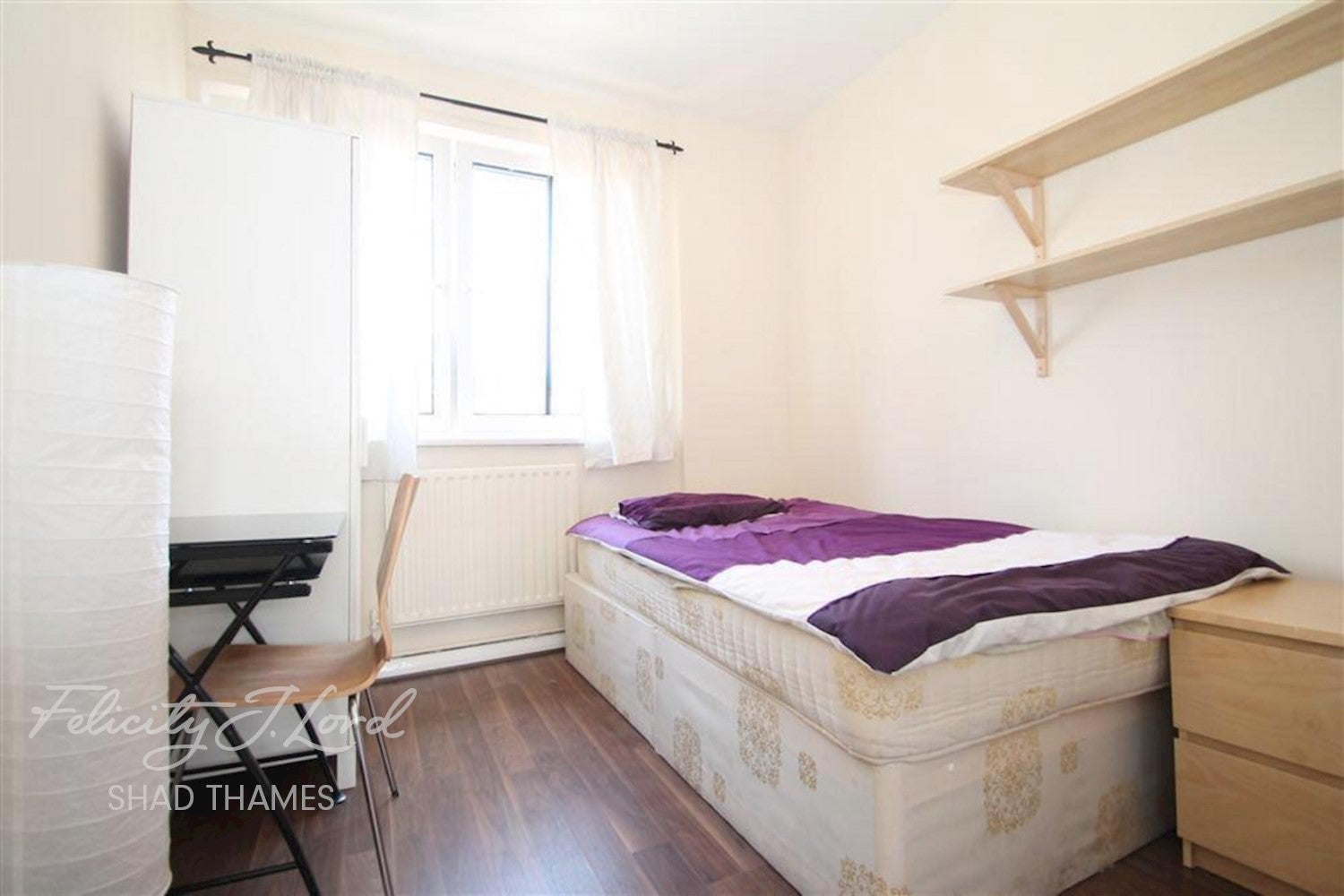 Flat Druid Street in Greater London