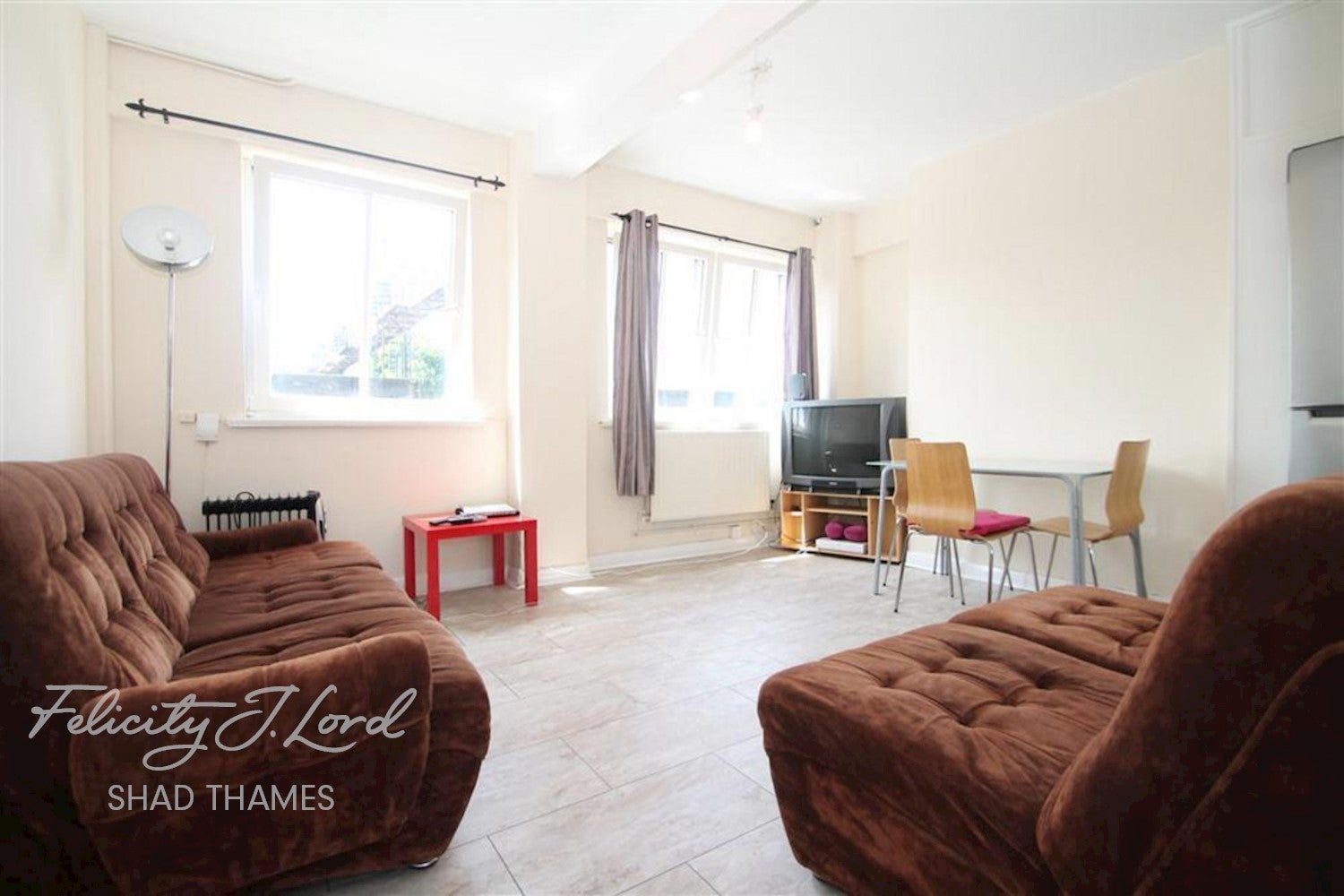 Flat Druid Street in Greater London