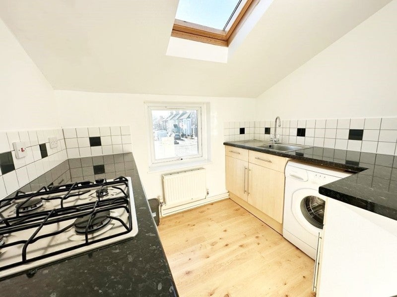 Flat Eastworth Road in Borough of Runnymede