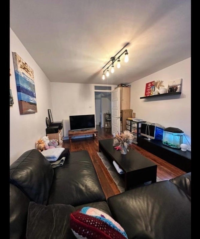 Room Loats Road in Greater London