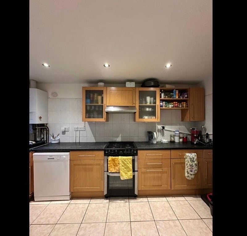 Room Loats Road in Greater London