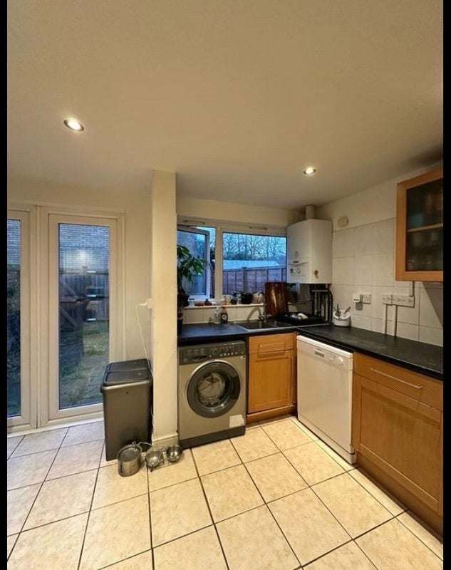 Room Loats Road in Greater London