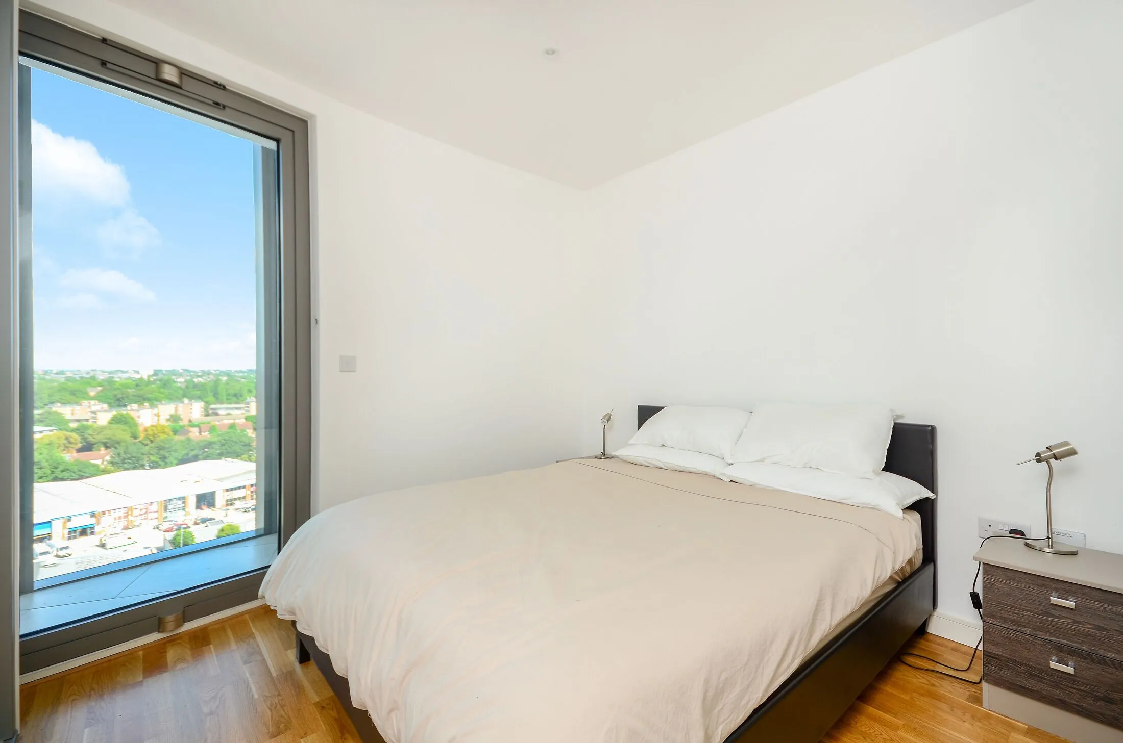 Flat Great West Road in Greater London