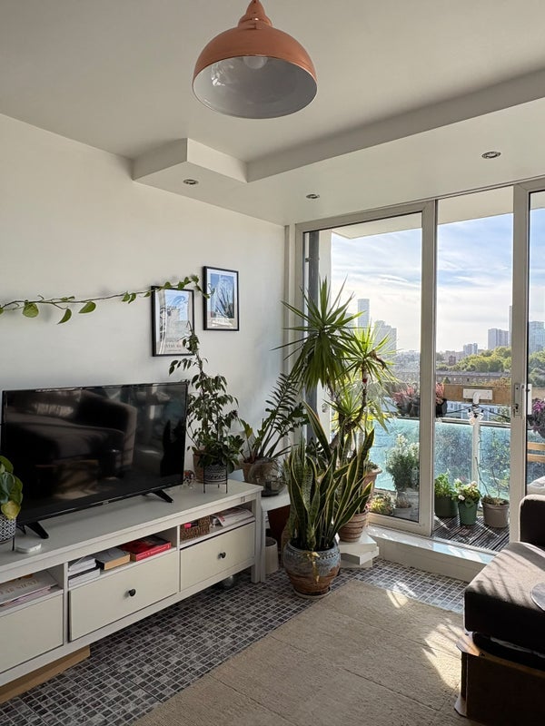 Room Giraud Street in Greater London