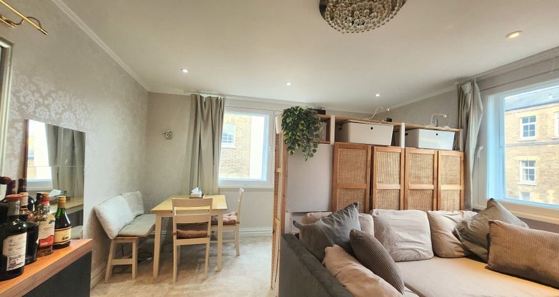 Flat Cumberland Terrace Mews in Greater London