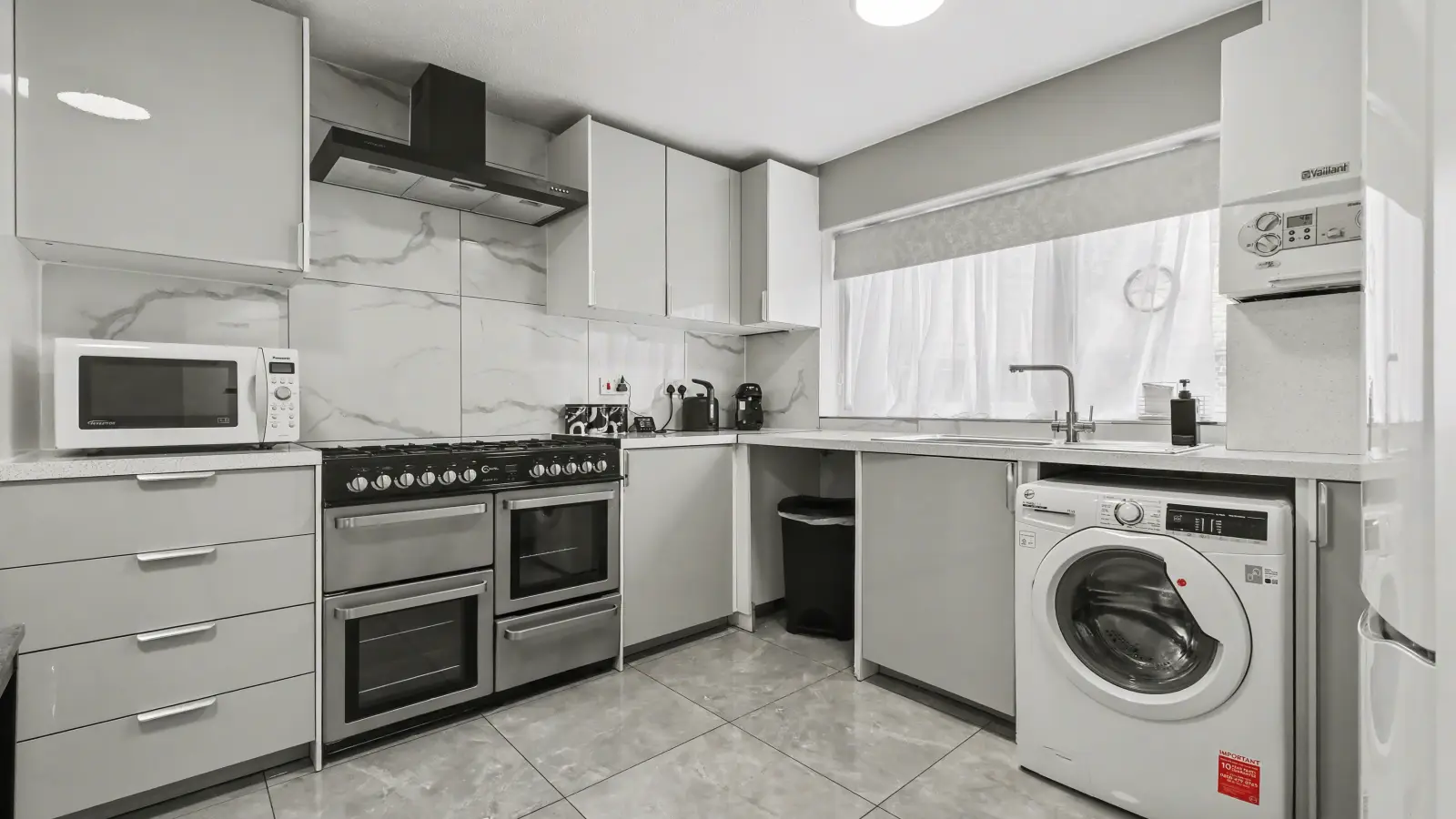 Flat Latymer Road in Greater London