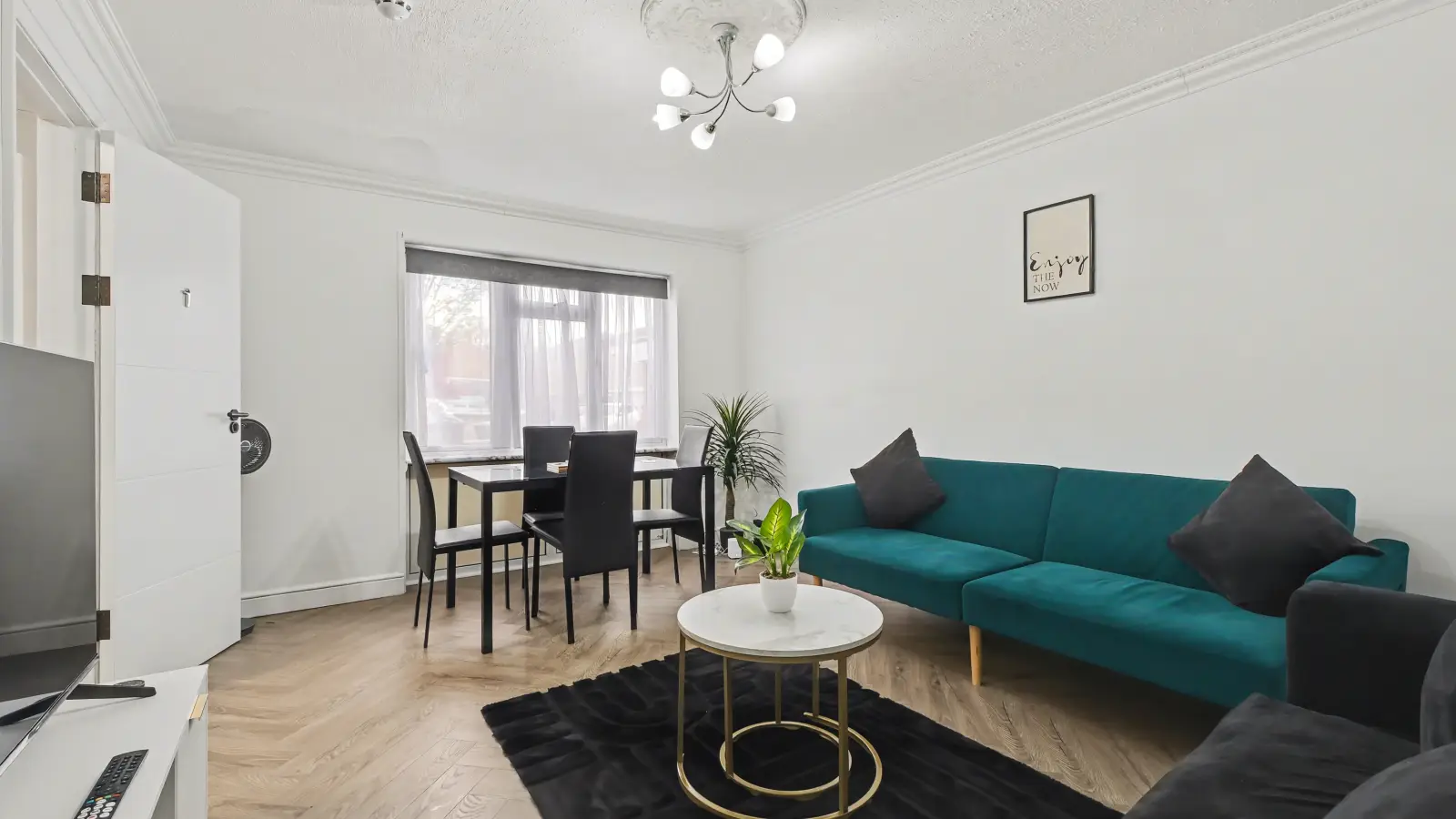 Flat Latymer Road in Greater London