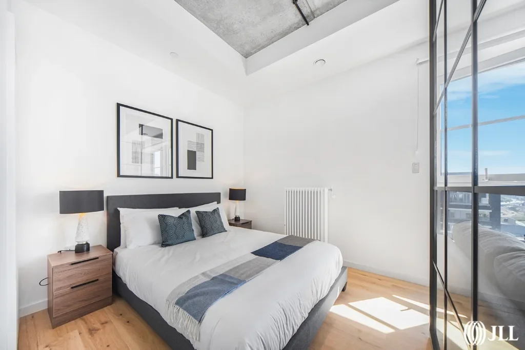 Flat Hercules Slip in Greater London