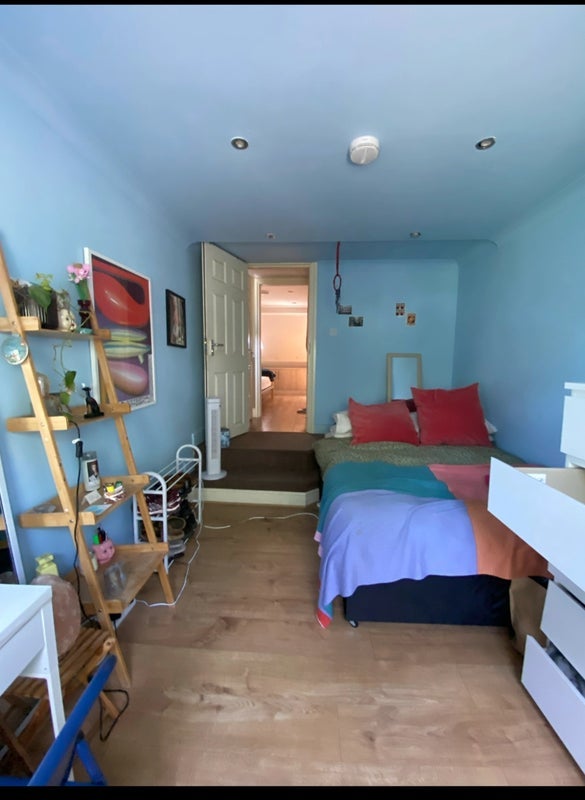 Room Daubeney Road in Greater London