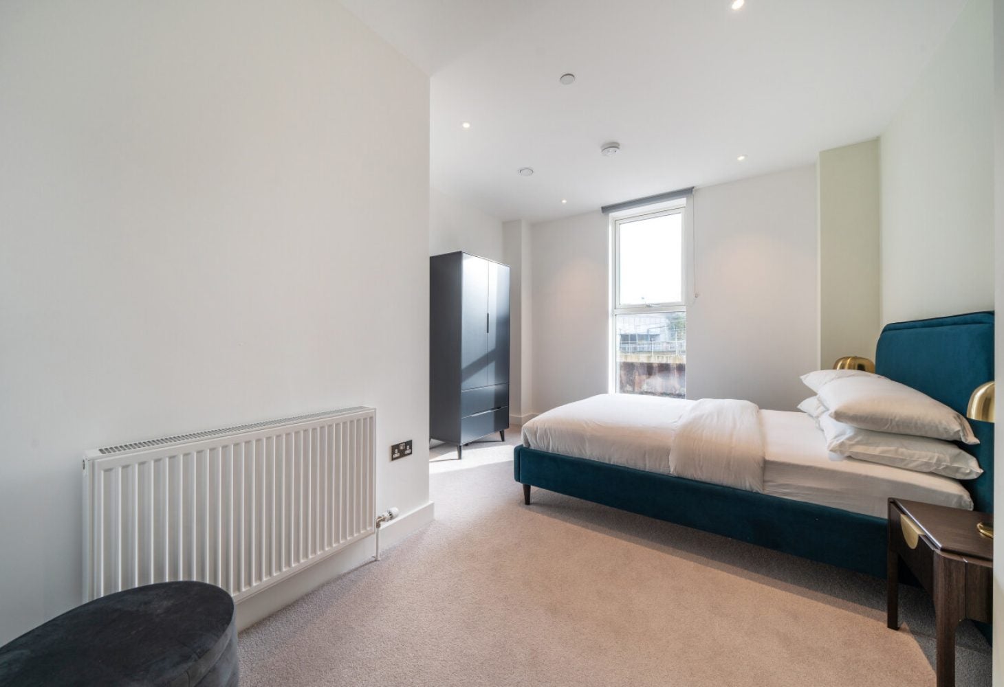 Flat Glenside Grove in Greater London