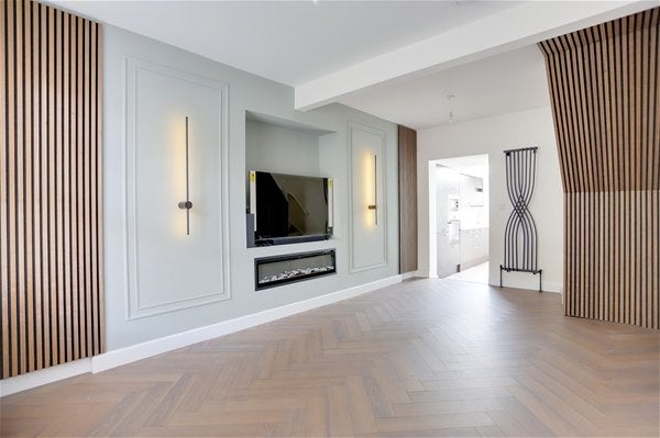 House Moselle Avenue in Greater London