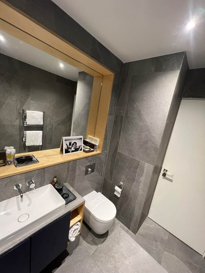 Flat Kingsland Road in Greater London