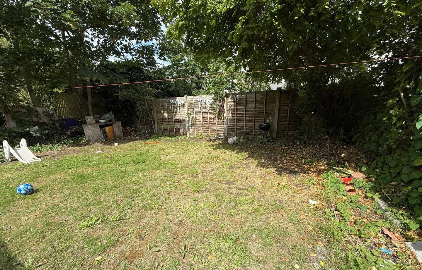 Flat Belmont Road in Greater London