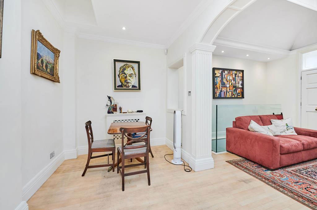 Flat South Eaton Place in City of Westminster